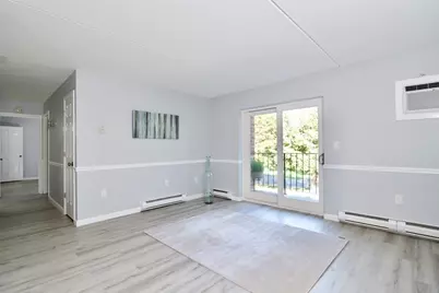 22 Maple Crest Cir #E, Holyoke, MA 01040 - Photo 2