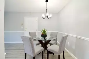 22 Maple Crest Cir, Holyoke, MA 01040 - Photo 8