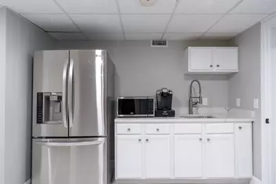 377 Shrewsbury St, Worcester, MA 01604 - Photo 10