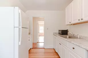 36 Willow St, Newton, MA 02459 - Photo 8
