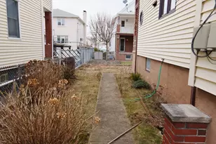 11 Bowdoin St, Medford, MA 02155 - Photo 10