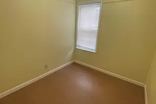 33 Nashua St, Fall River, MA 02721 - Photo 4