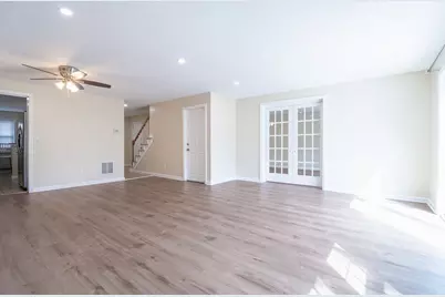 8 Laurelwood Dr #8, Hopedale, MA 01747 - Photo 8