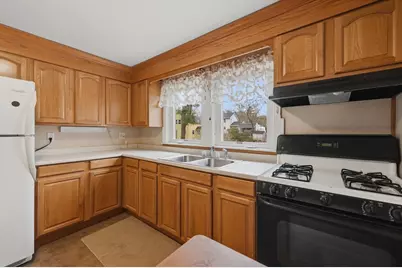 913 Lancaster Street, Leominster, MA 01453 - Photo 12