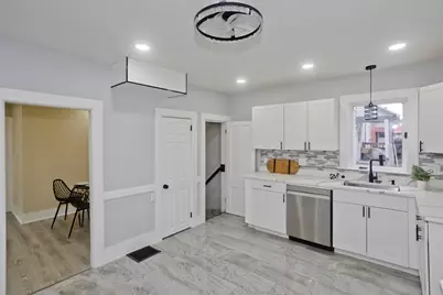 21 Chester St, Springfield, MA 01105 - Photo 8