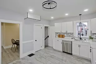 21 Chester St, Springfield, MA 01105 - Photo 8