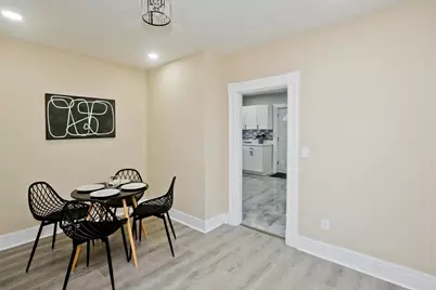 21 Chester St, Springfield, MA 01105 - Photo 12