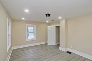 21 Chester St, Springfield, MA 01105 - Photo 22