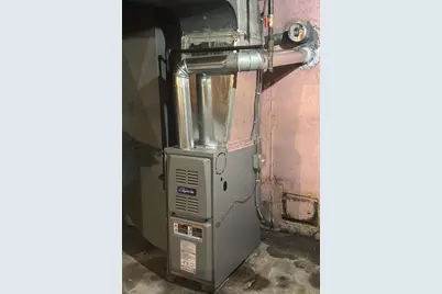 52 Bremen St, Springfield, MA 01108 - Photo 6