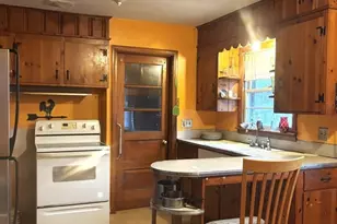 52 Bremen St, Springfield, MA 01108 - Photo 2