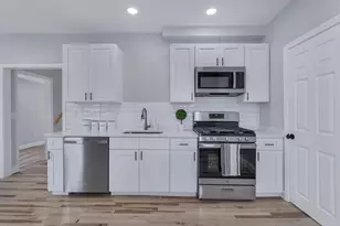 73 Walnut St, Dedham, MA 02026 - Photo 4