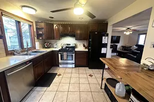 284 Washington St, Taunton, MA 02780 - Photo 6