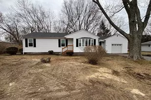 52 Bushee Rd, Swansea, MA 02777 - Photo 1