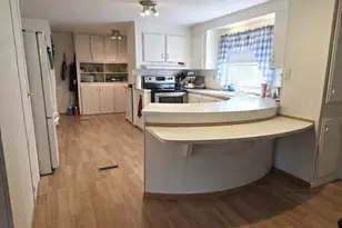 62 Victoria Ln, Marlborough, MA 01752 - Photo 2