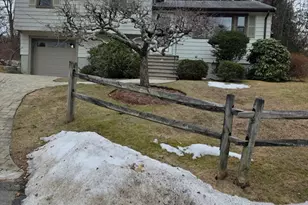 17 Maud Graham Cir, Burlington, MA 01803 - Photo 2