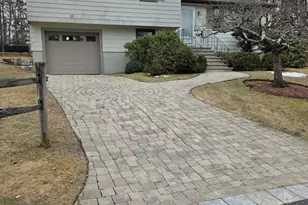 17 Maud Graham Cir, Burlington, MA 01803 - Photo 1