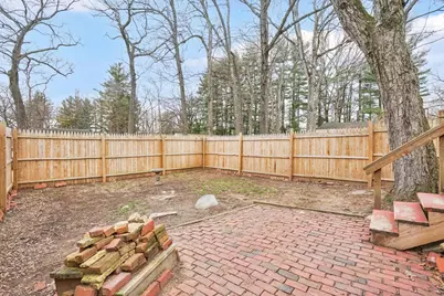 86 Albert St, West Springfield, MA 01089 - Photo 6