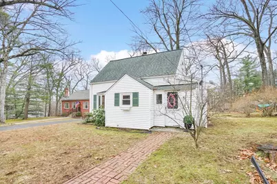 86 Albert St, West Springfield, MA 01089 - Photo 1