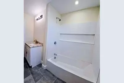 31 Niagara St, Fall River, MA 02721 - Photo 8