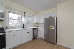 72 Honeysuckle Dr, Chicopee, MA 01022 - Photo 8