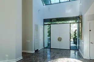 132 Yarmouth Rd, Brookline, MA 02467 - Photo 2