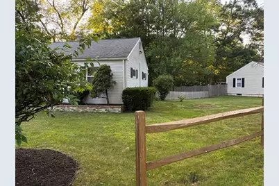 322 Holcomb Rd, Springfield, MA 01118 - Photo 22