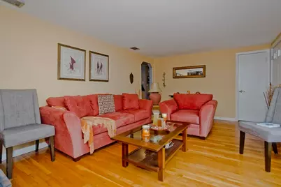 322 Holcomb Rd, Springfield, MA 01118 - Photo 14