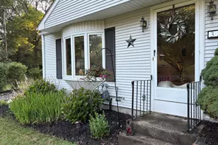 322 Holcomb Rd, Springfield, MA 01118 - Photo 1