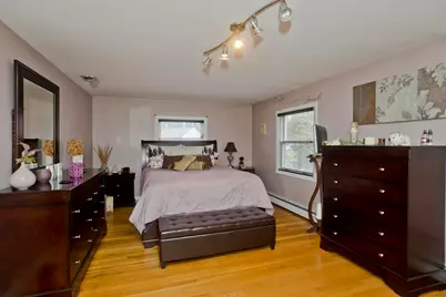 322 Holcomb Rd, Springfield, MA 01118 - Photo 16