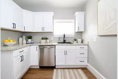 28 Bristol St, Springfield, MA 01109 - Photo 6