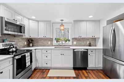 28 Little Pond Rd, Plymouth, MA 02360 - Photo 14