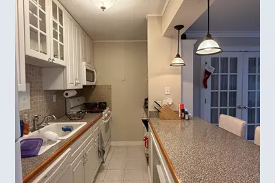 2 Hawthorne Pl #16L, Boston, MA 02114 - Photo 6