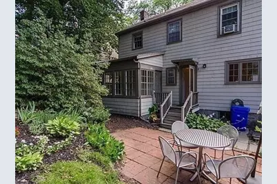 381 Vfw Parkway, Brookline, MA 02467 - Photo 18