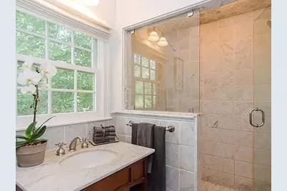 381 Vfw Parkway, Brookline, MA 02467 - Photo 12