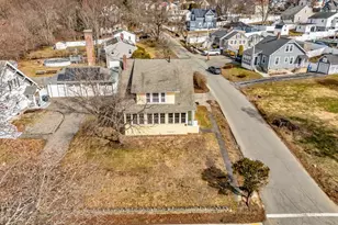 219 Pelham St, Methuen, MA 01844 - Photo 14