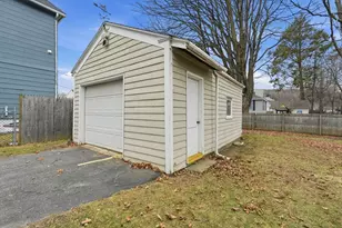 2115 Northampton St, Holyoke, MA 01040 - Photo 4