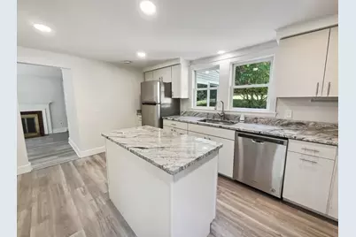 312 Linden St, Wellesley, MA 02481 - Photo 14