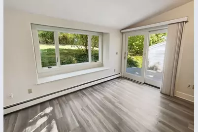 312 Linden St, Wellesley, MA 02481 - Photo 8