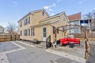 15 Florida St, Springfield, MA 01109 - Photo 6