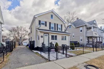 15 Florida St, Springfield, MA 01109 - Photo 2