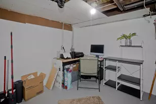 15 Florida St, Springfield, MA 01109 - Photo 34