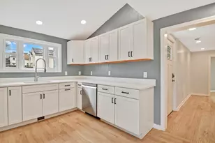 43 1/2 6th Ave, Haverhill, MA 01830 - Photo 2