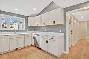 43 1/2 6th Ave, Haverhill, MA 01830 - Photo 2
