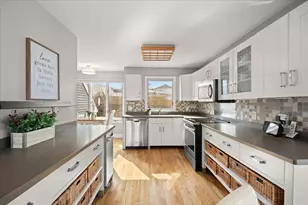 700 Shore Dr, Fall River, MA 02721 - Photo 24