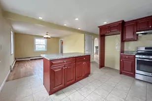 10 Goff St, Boston, MA 02136 - Photo 14