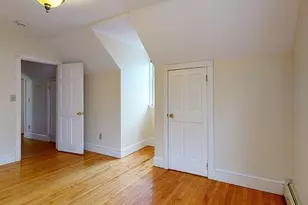 8 Crown St, Worcester, MA 01609 - Photo 16