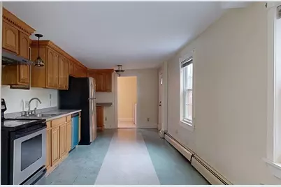 8 Crown Street, Worcester, MA 01609 - Photo 6