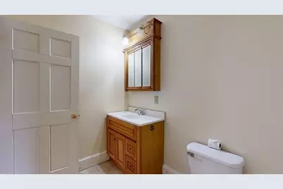 8 Crown Street, Worcester, MA 01609 - Photo 18