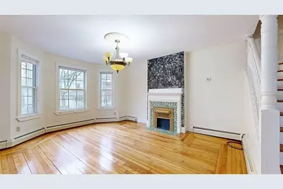 8 Crown Street, Worcester, MA 01609 - Photo 2