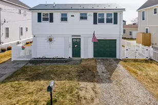 23 11th St W, Salisbury, MA 01952 - Photo 1